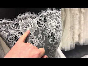 Elfenbeinfarbene Raschelspitze - P195