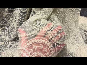 Elfenbeinfarbene Perlenspitze aus den 1920er Jahren – ein echter Hingucker