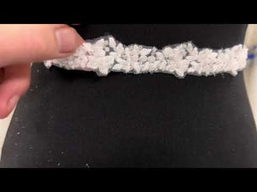 Elfenbeinfarbener Spitzenbesatz mit Perlen – Allanah