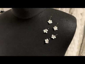 Elfenbeinfarbene Satinblumen - M14 (Beutel mit 144 Stück)