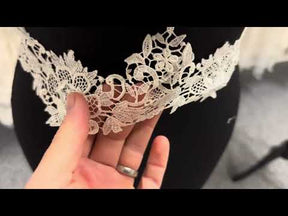 Elfenbeinfarbene Guipure-Spitzenborte - T313