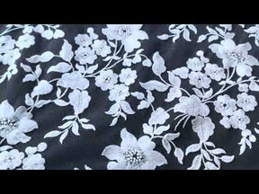 Elfenbeinfarbene bestickte Spitze - X579