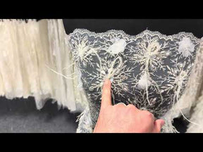 Ivory Feather Lace - P589