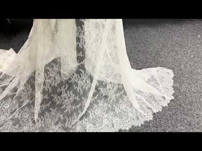 Elfenbeinfarbene Raschelspitze - P157