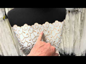 Elfenbein/Honig Bestickter Duchess Satin - P476
