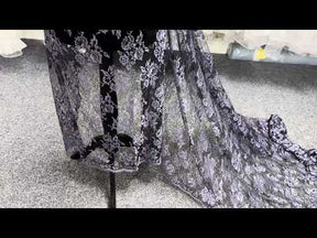 Traube & Schwarze Chantilly-Spitze - P176