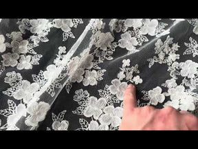 Elfenbeinfarbene, bestickte 3D-Spitze - EB5033