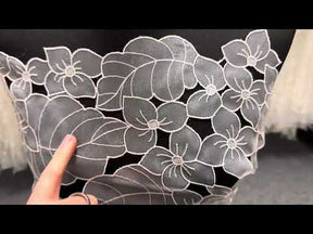 Elfenbeinfarbene Organzaspitze – Fähigkeit