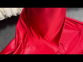 Scharlachroter Polyestersatin – Majestätisch