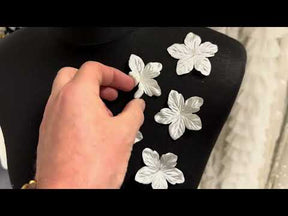 Elfenbeinfarbene Eco-Satinblumen - MM0038 (Beutel mit 144 Stück)