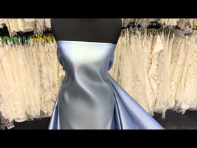 Himmelblauer Polyester-Duchesse-Satin – Contessa