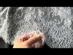 Weiße Raschelspitze - P223