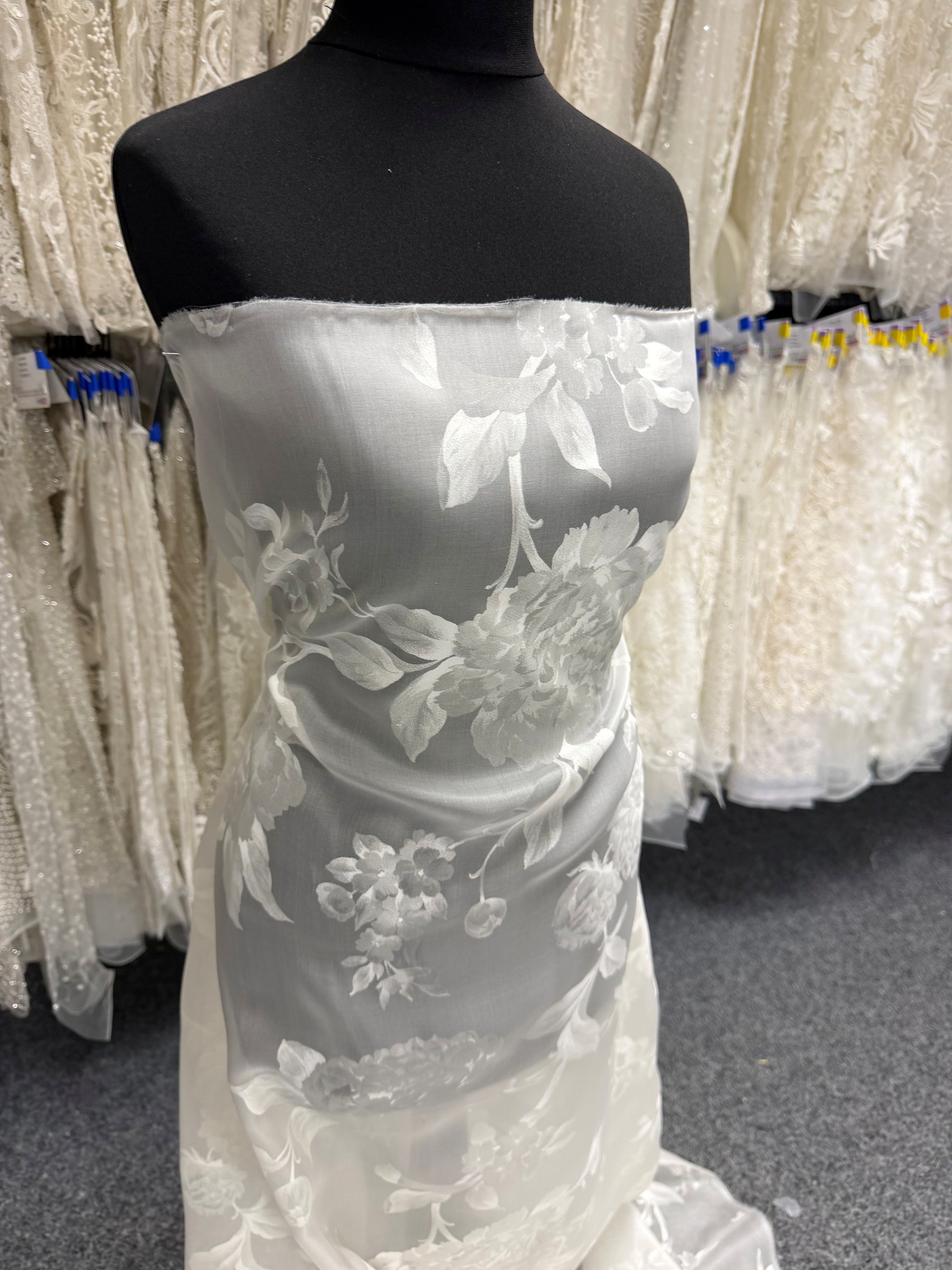Elfenbeinfarbener bedruckter Organza-Satin - Ari