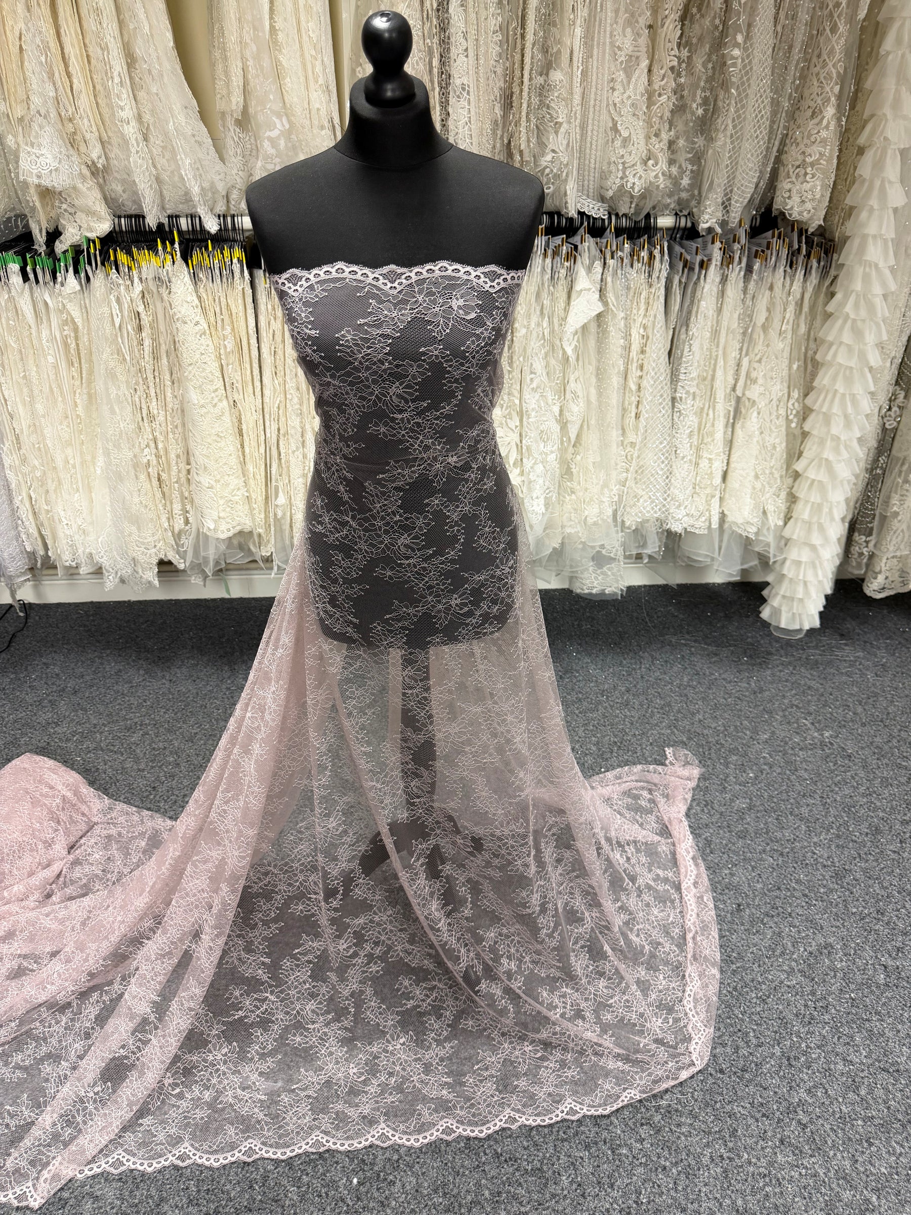 Himbeerrosa Raschelspitze – Rome