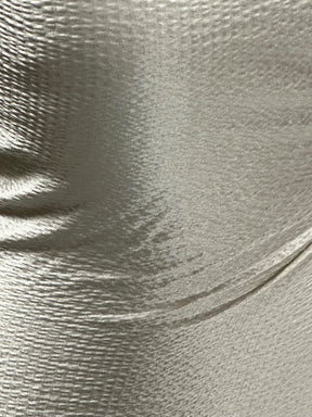 Elfenbeinfarbener Seiden-Hammersatin – St. Maxime