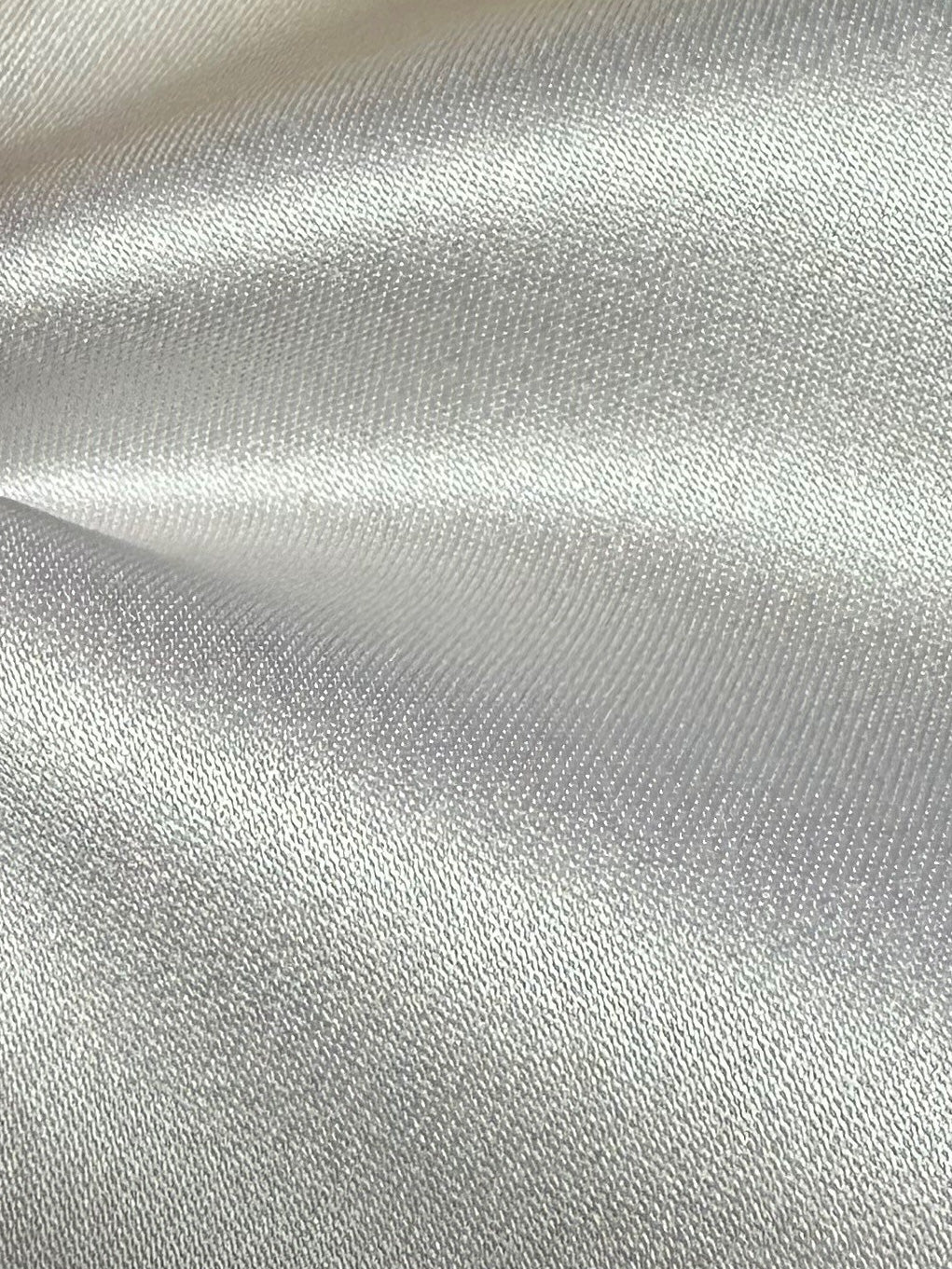 Silberner Polyestersatin - Kanada