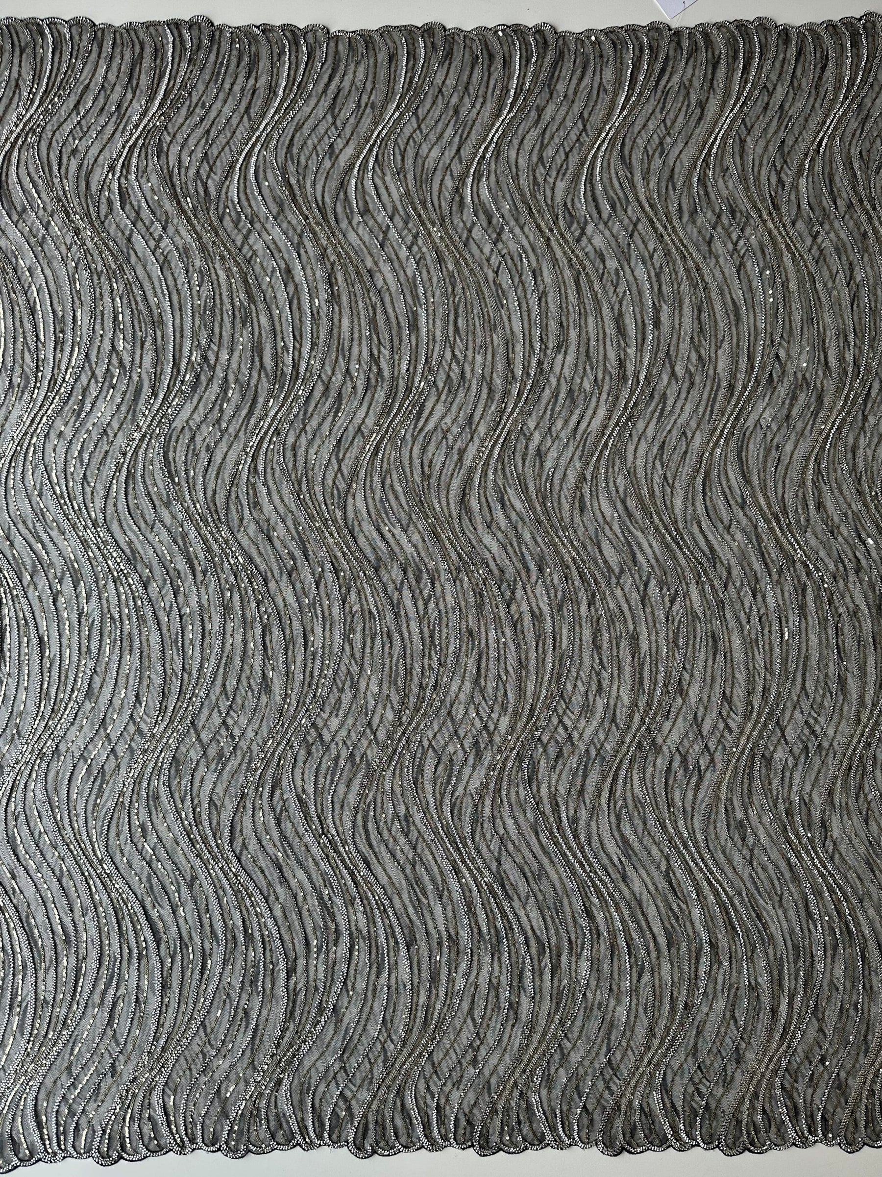 Schwarz und goldverziert - EB1064