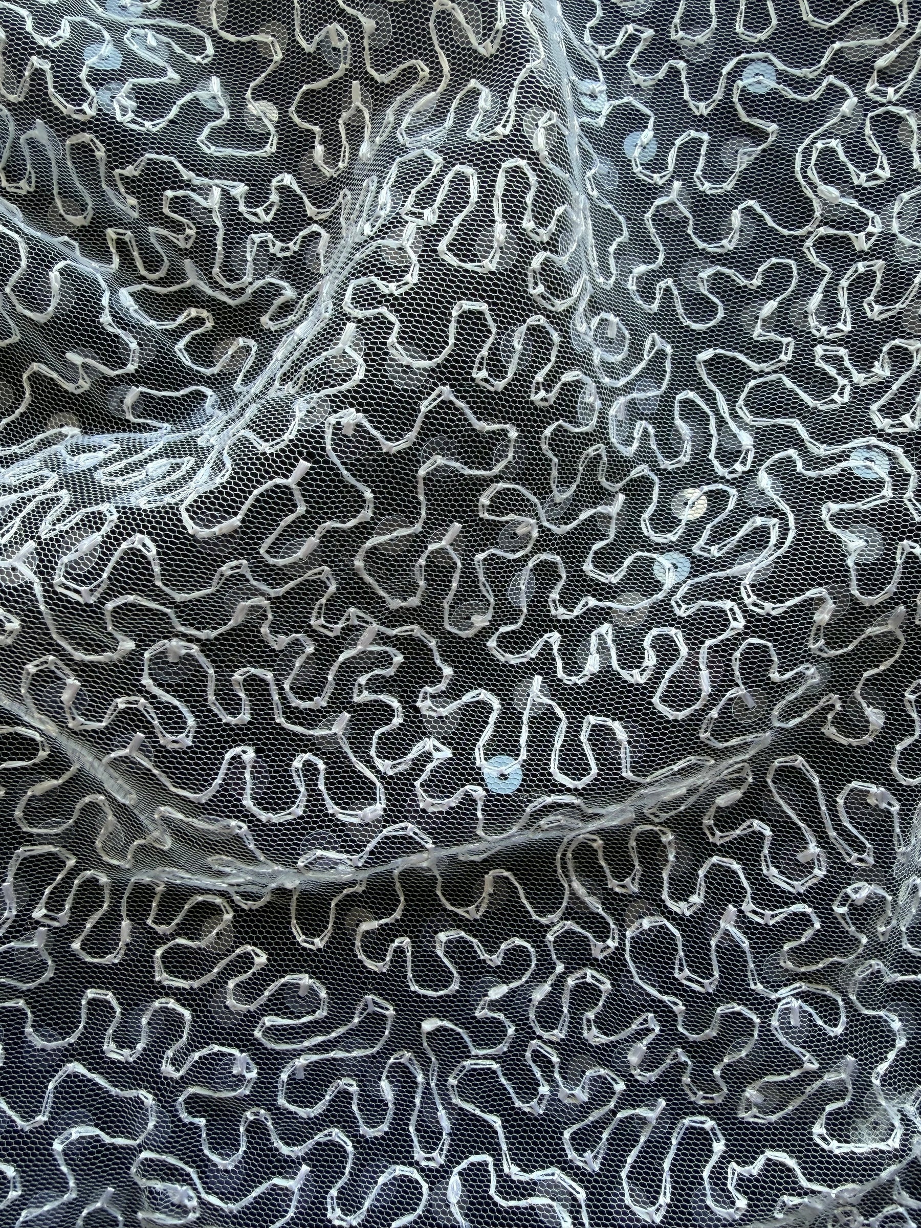 Weißer, bestickter Paillettentüll – EB3001