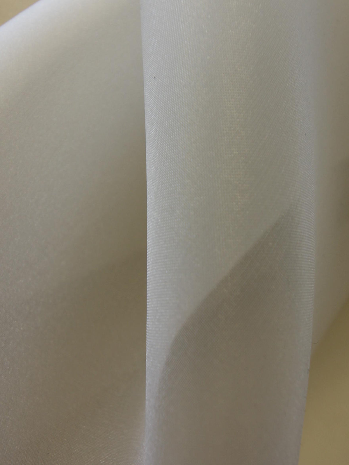 Elfenbeinfarbener Öko-Polyester-Organza (148 cm/58 Zoll) – Thespian