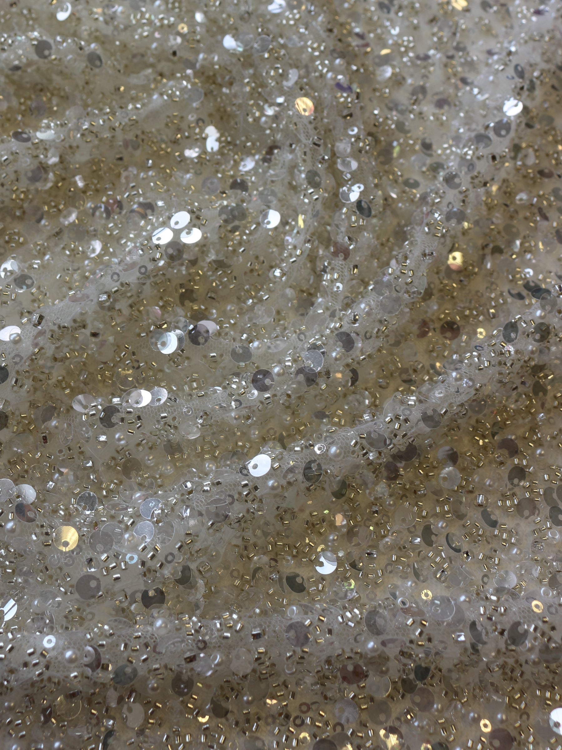 Silberner Tüll mit Pailletten und Perlen – Kenza