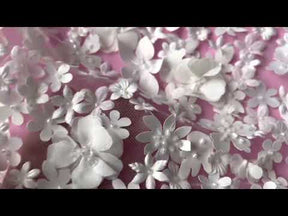 Elfenbeinfarbene, perlenbesetzte Blumenspitze – Kesia 