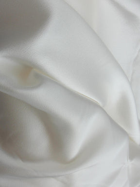 Elfenbeinfarbener Polyester-Satin – Glanz